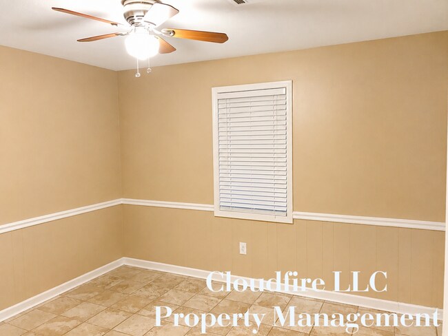 Foto del edificio - 220 James Cir