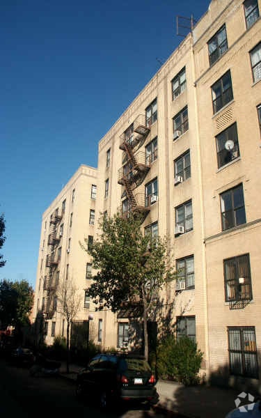 Primary Photo - 1660 Topping Ave