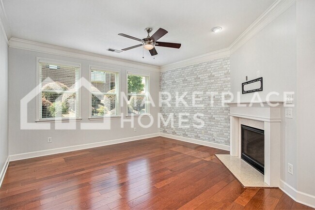 Building Photo - 1653 Danbury Parc Pl NE