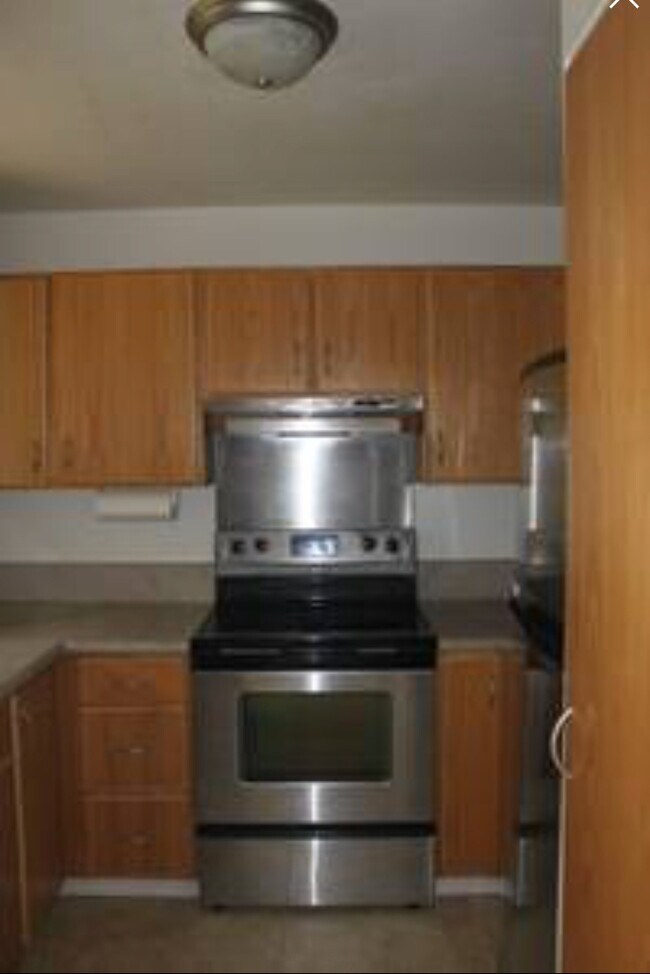 Kitchen - 95 -638 Hanile St