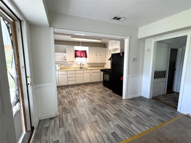 Building Photo - 1621 FM 431