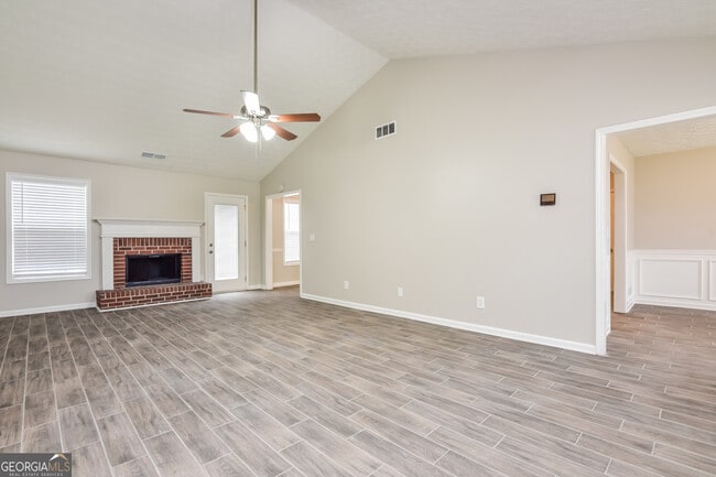 Building Photo - 40 Dearing Woods Ln