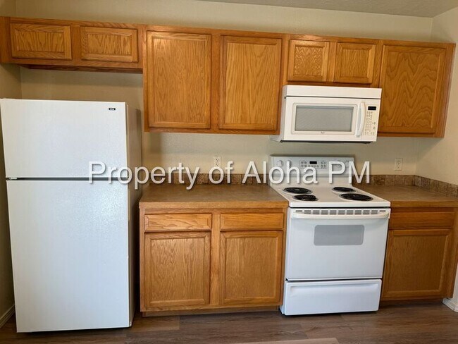 Foto del edificio - 1043 W Pine Ave