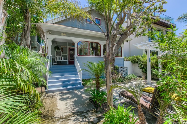 Front of house - 28 Clubhouse Ave