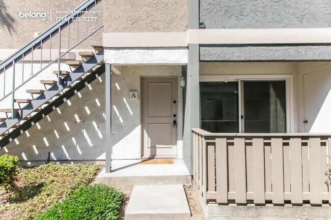 Building Photo - 2863 S Fairview St