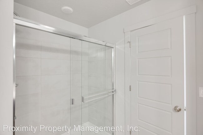 Building Photo - 3 br, 2.5 bath House - 11354 W. Knightsbri...