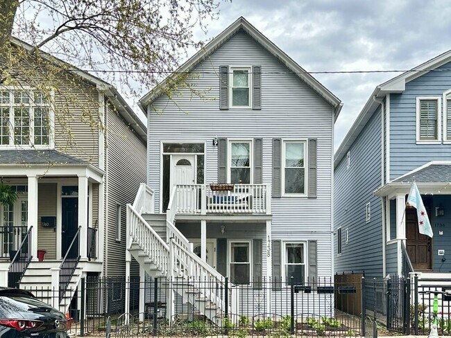 Building Photo - 1738 W Nelson St