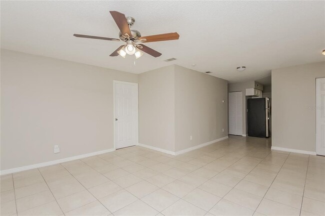 Foto del edificio - 5312 Wren St