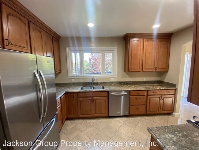 Building Photo - 3 br, 2 bath House - 421 Castilian Way