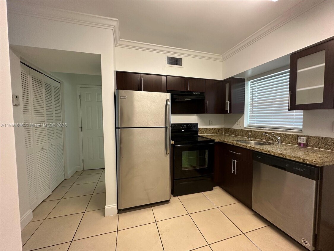 Foto principal - 2536 Van Buren St