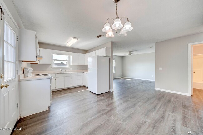 Foto del edificio - 3720 Burnham Way