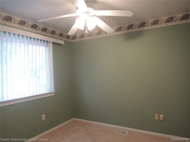 Building Photo - 2622 Maple St