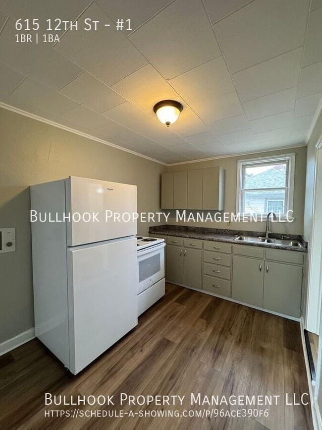 Building Photo - 615 12th St