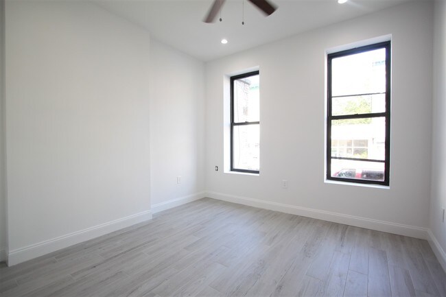 Foto del edificio - 186 Howard Ave