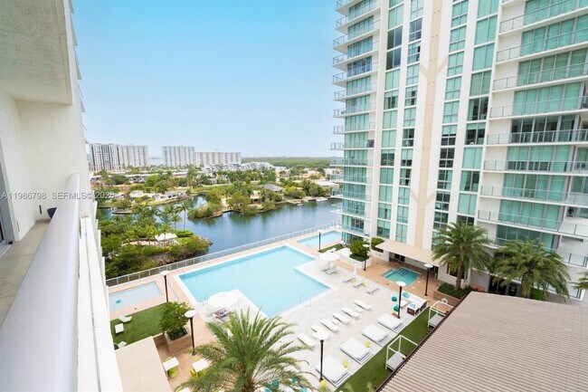 Foto del edificio - 300 Sunny Isles Blvd