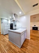 Building Photo - 2098 Hoover Dr