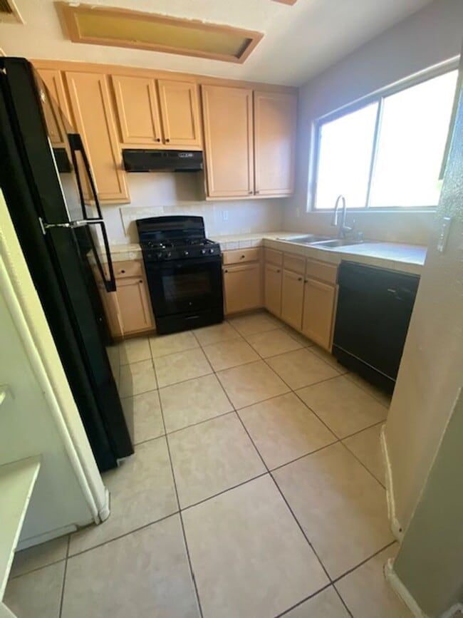 Foto del edificio - Very Nice Second Floor Condo!!!