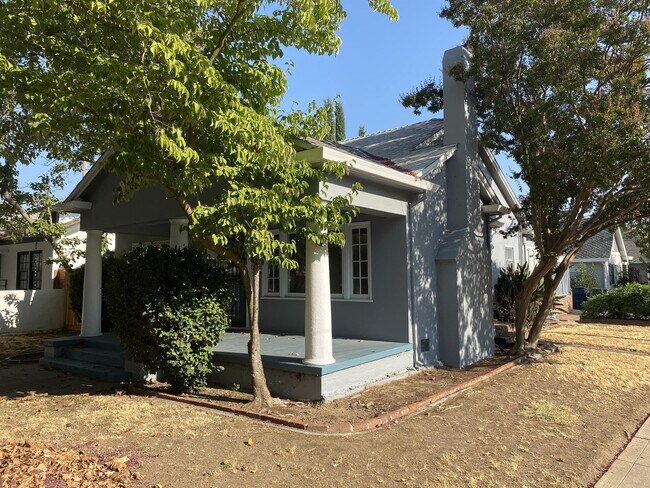 Building Photo - 3981 H St