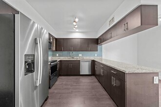 Building Photo - 2133 NE 56th Ct