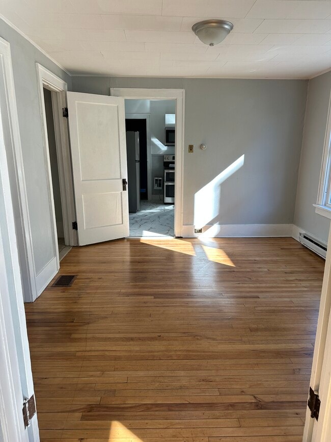 Building Photo - 15 LLC-54 Sailly Avenue