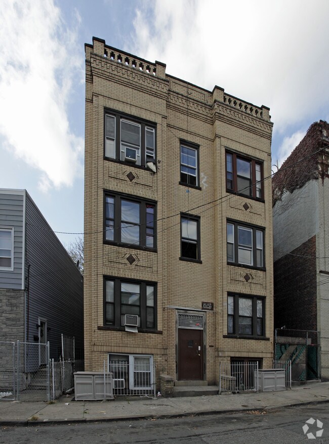 Building Photo - 27 Gray St