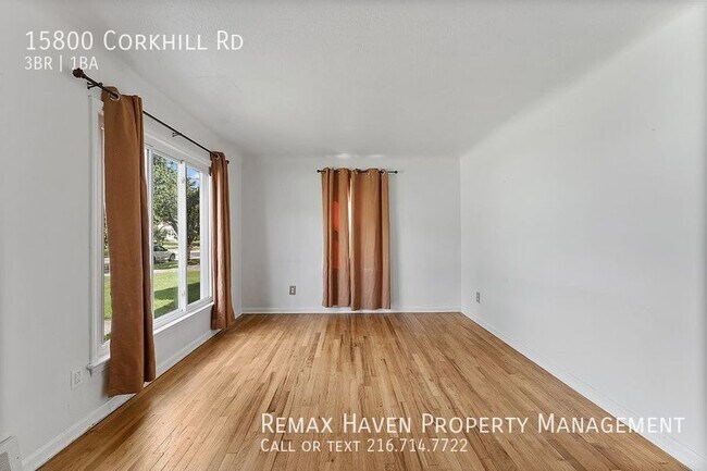 Foto del edificio - 15800 Corkhill Rd, Maple Heights - Spaciou...