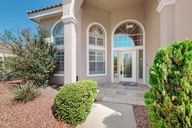 Building Photo - 6017 Ojo De Agua Dr