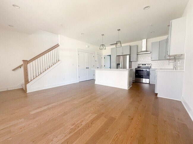 Foto del edificio - 3-Bedroom Townhome with Pool Access Near Downtown Cookeville