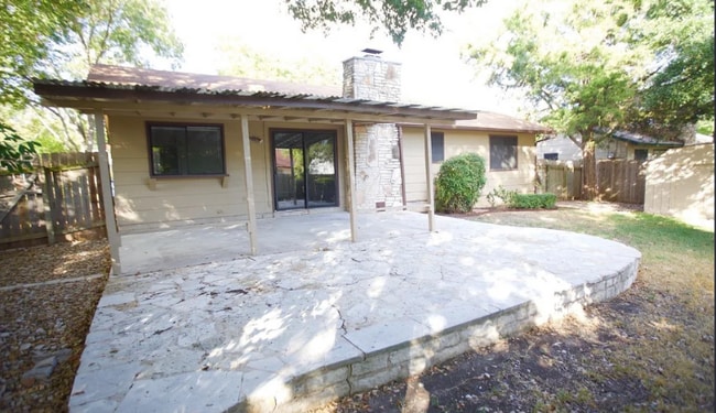 Building Photo - 2105 Cindy Ln