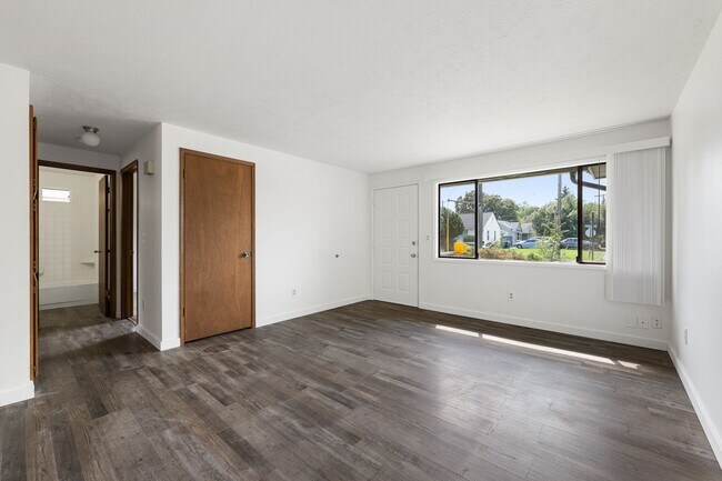Foto del edificio - 219 E Hawthorne Rd