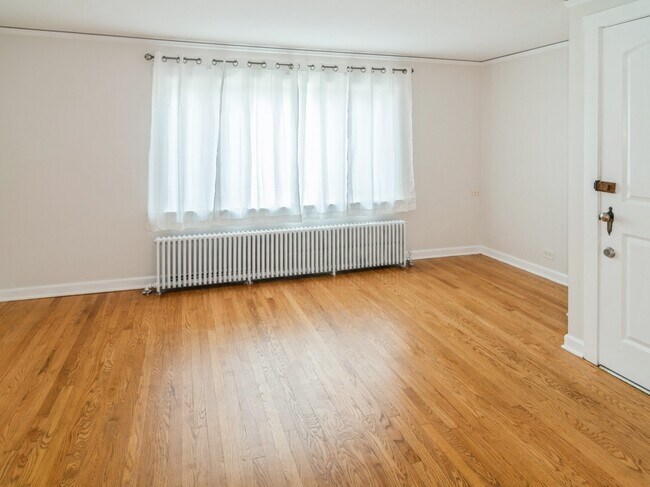 Building Photo - 2933 N 74th Ct