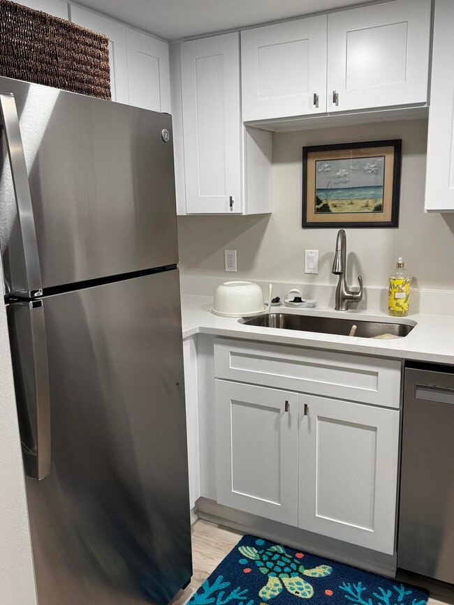 Building Photo - 634 Bayou Dr