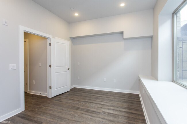 Building Photo - 1227 N 7th St