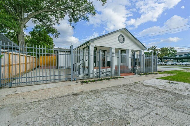 Building Photo - 1106 Ashland St