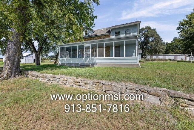 Foto del edificio - 15 Minutes out side Lawrence - MOVE IN READY!