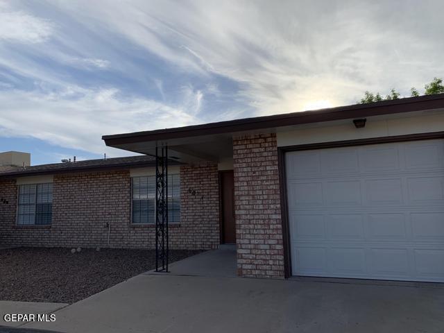 Building Photo - 609 Alicante Way