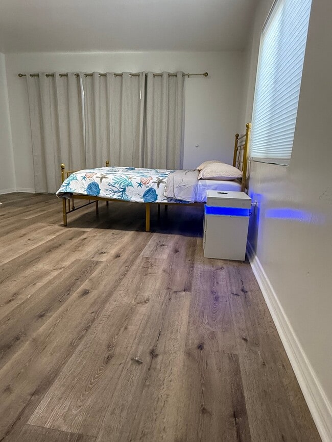 Photo - 25446 Lane St House