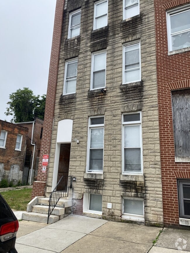 Building Photo - 210 N Mount St