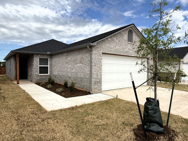 Building Photo - 3625 Blue Ave