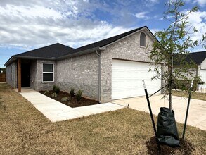 Building Photo - 3625 Blue Ave