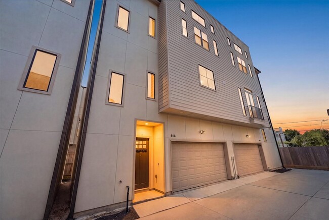 Photo - 816 W 22nd Street Unit Apartment