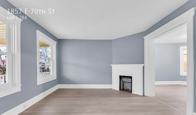 Foto del edificio - 1857 E 70th St
