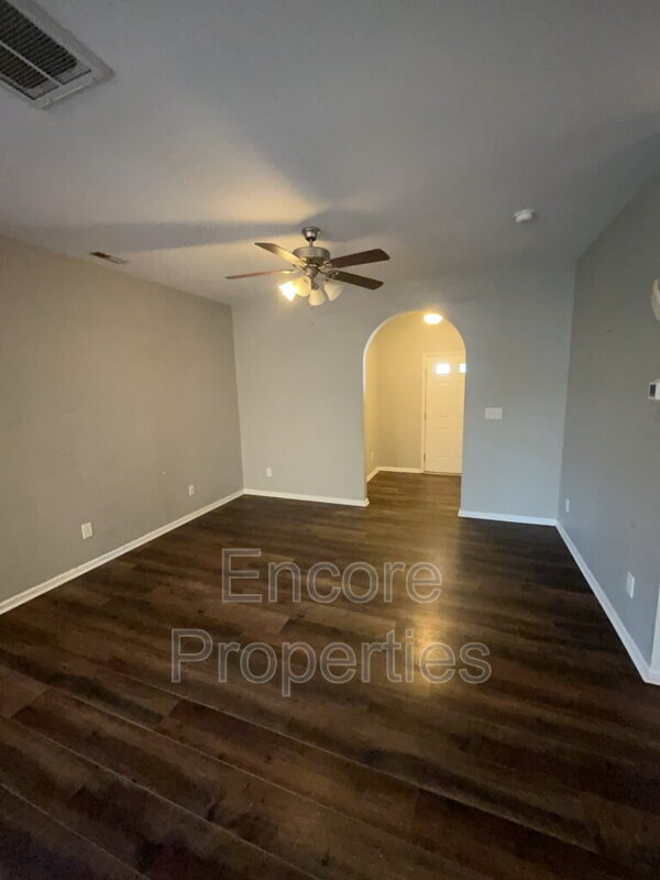 Foto del edificio - 821 Woodside Park Ln