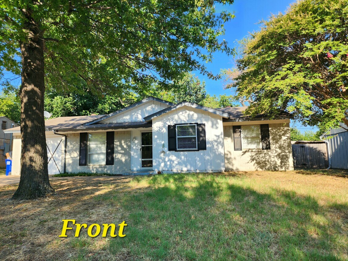 Foto principal - 1212 Johns Dr