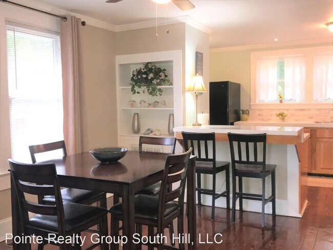 Building Photo - 2 br, 1 bath House - 224 East Danville St.