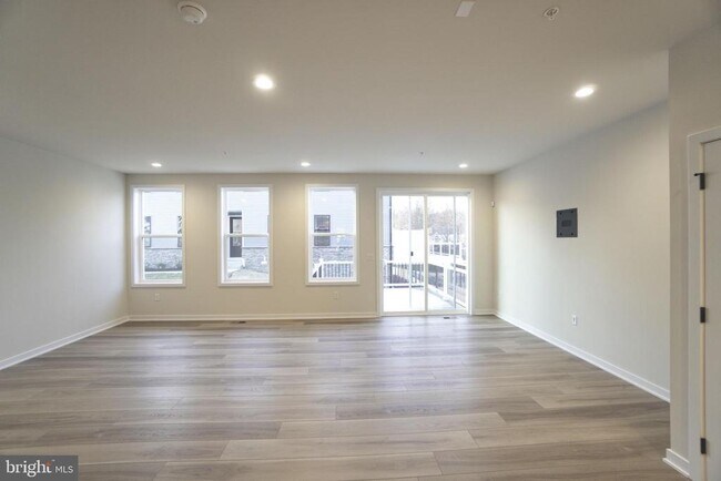 Foto del edificio - 163 Mahogany Ln