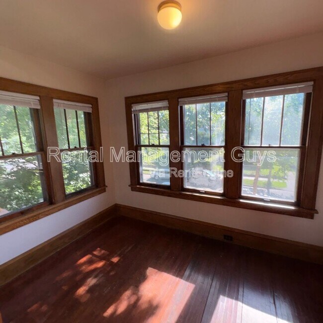 Foto del edificio - 709 N Oliver Ave