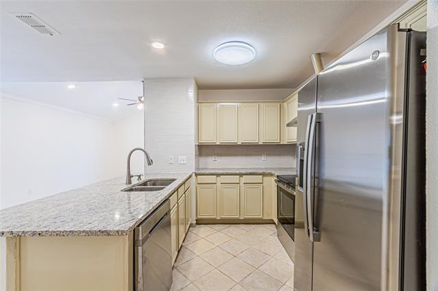 Foto del edificio - 8028 Cannonwood Dr