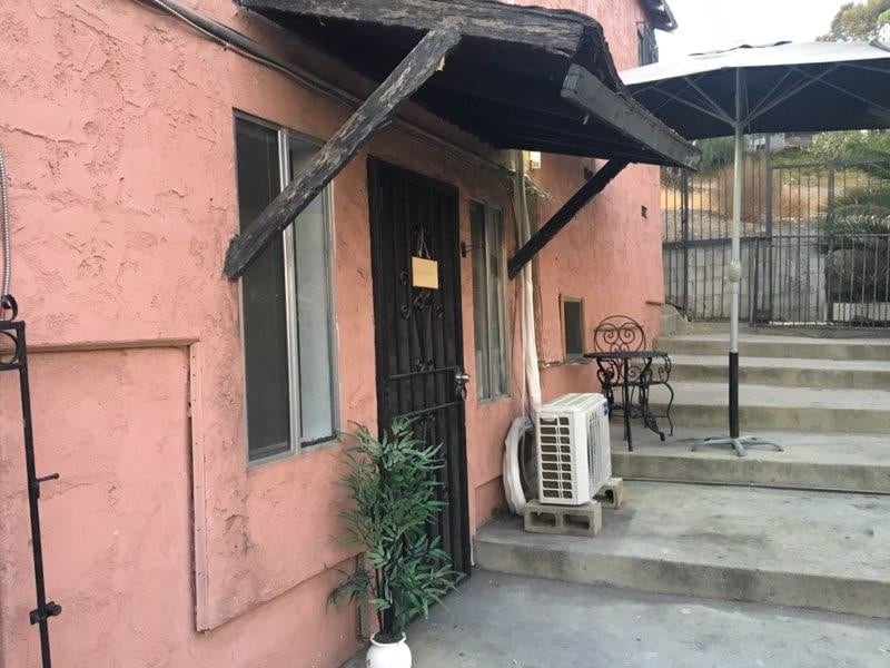 Primary Photo - 2253 Parkside Ave