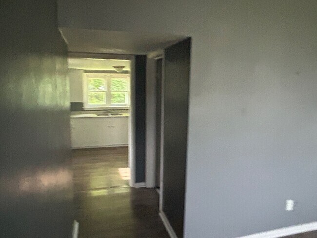Foto del edificio - 710 E 7th St